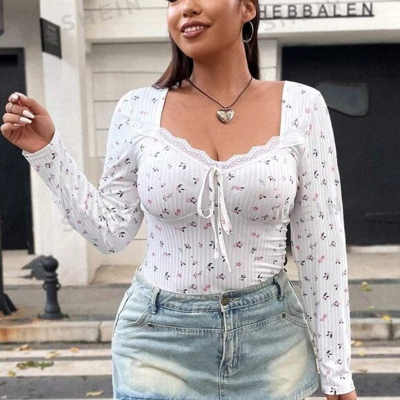 Flirla Plus Ditsy Floral Print Lace Trim Knot Front Tee - Picture 3 of 5